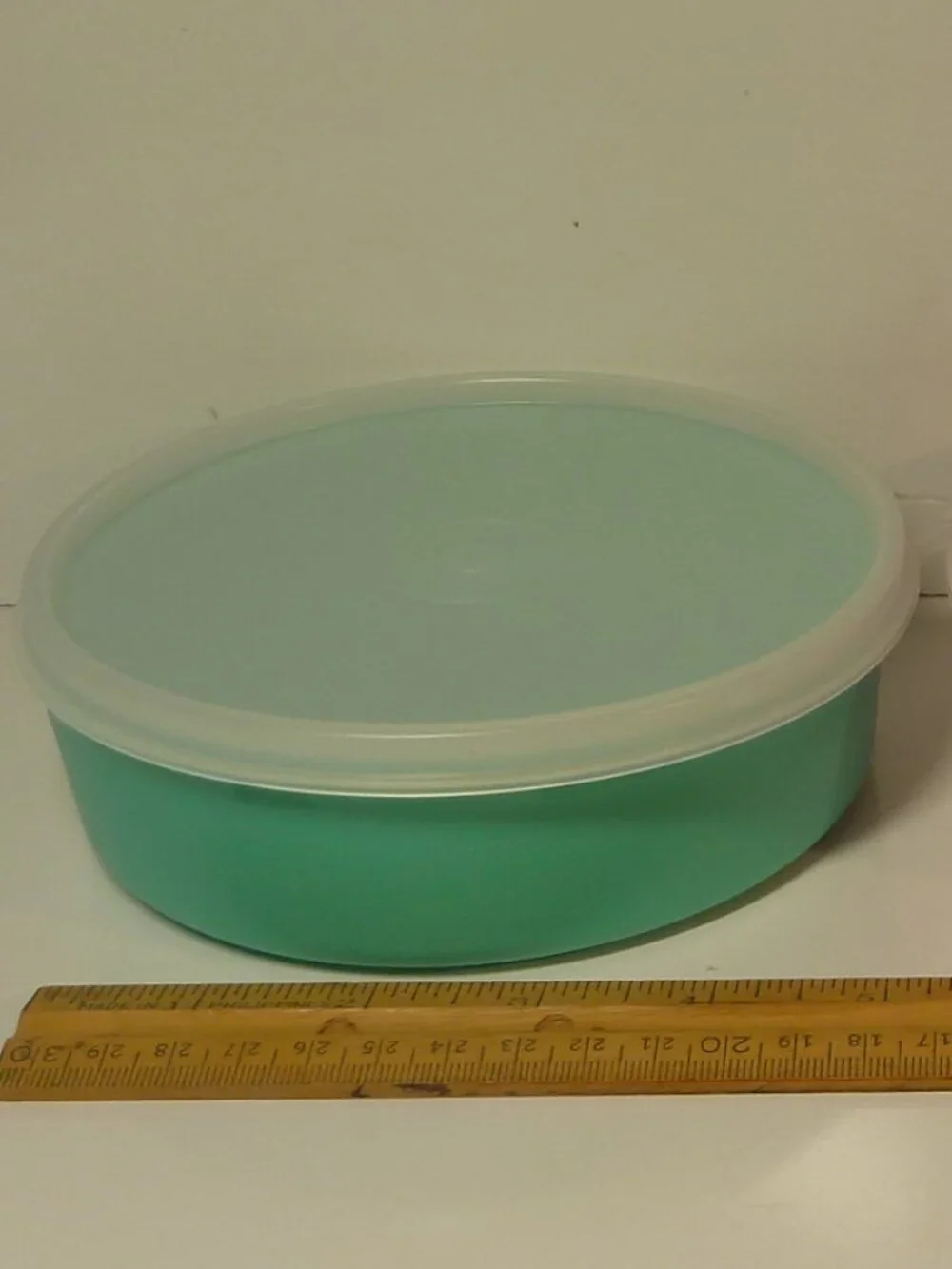 NOS Vintage Tupperware Wonder Bowls (Microwave Reheatable) Set of 2